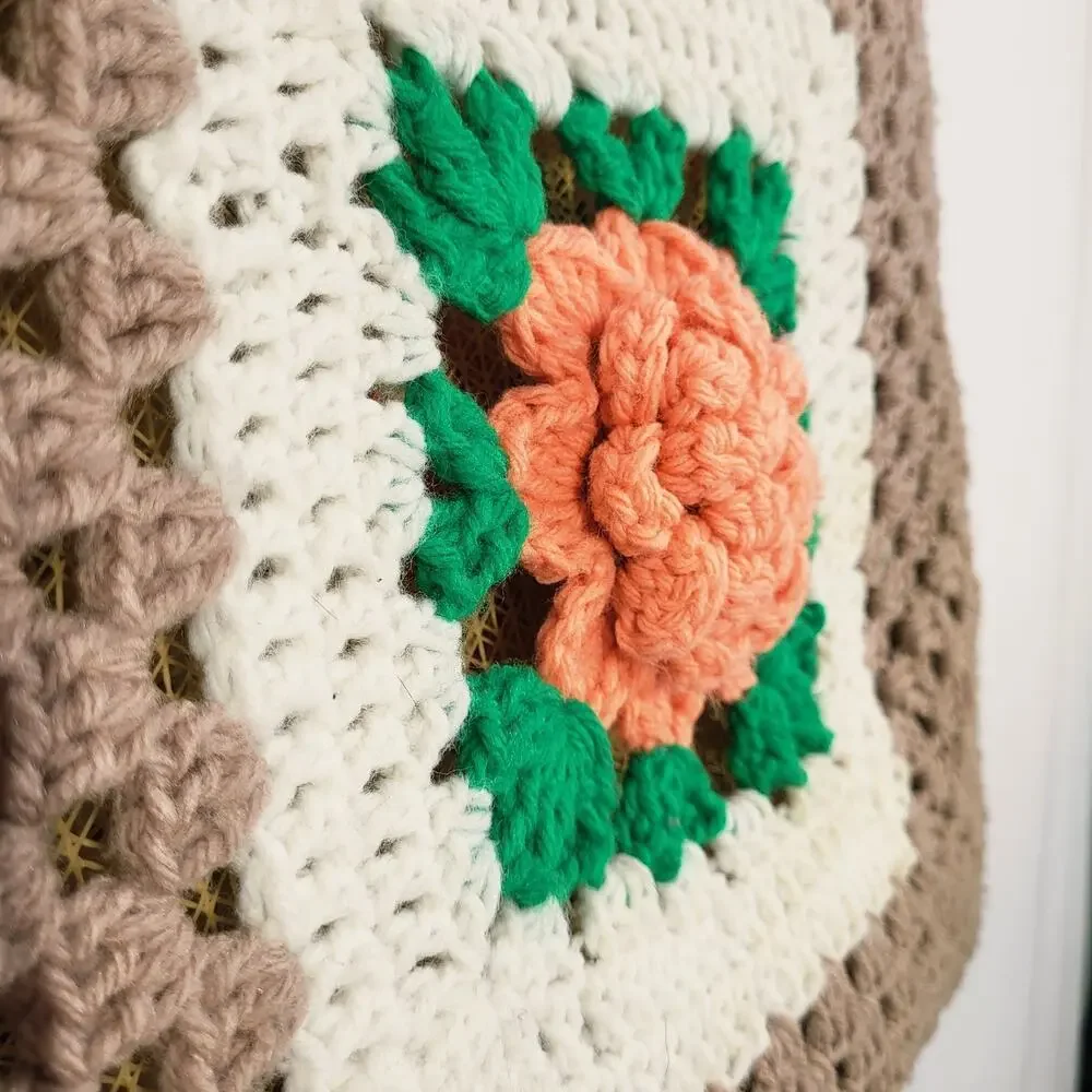 Crochet Floral Tote‎ Bag Medium Tan Orange Dimensional Flowers Boho